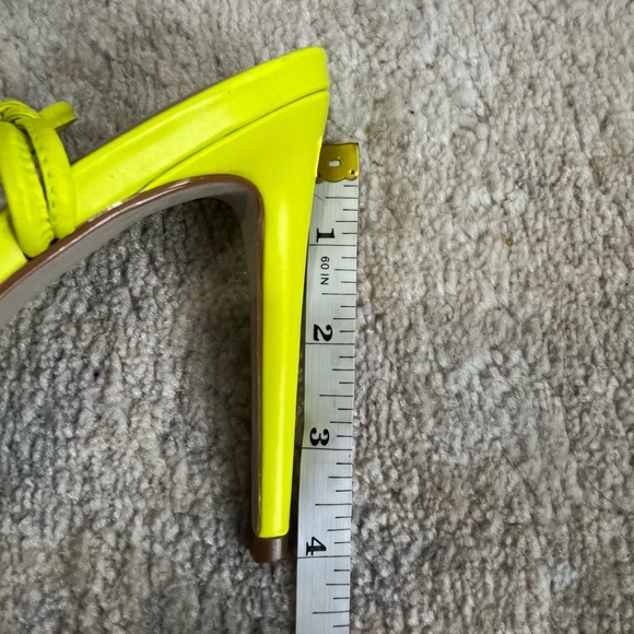 Steve Madden Yellow Neon Leather Lace Up Heel Sandals Sz 8.5 - Picture 6 of 12